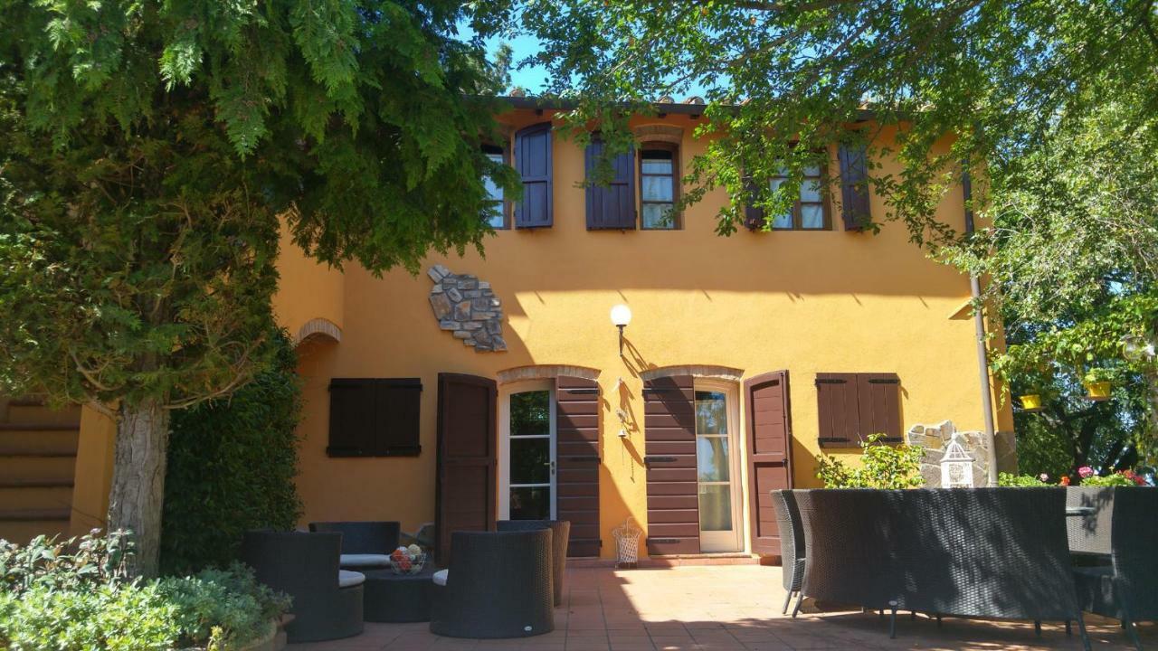 Il Leccio - Casa Toscana Il Fienile غامباسي تيرمي المظهر الخارجي الصورة